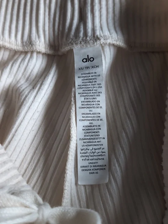 Alo Muse Ribbed Lounge Set Cream - Picture 8 of 9